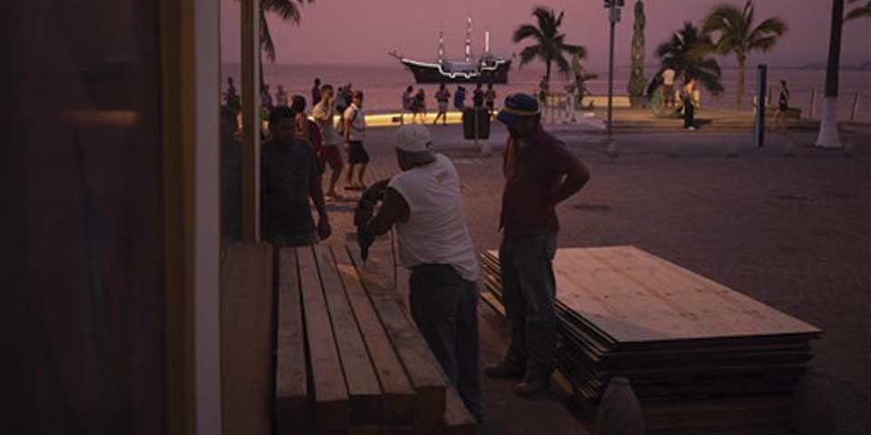 Ejército y Marina desplegados en zona de emergencia: Osorio Chong