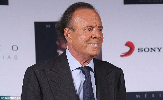 Julio Iglesias no cantará más en casinos de Donald Trump