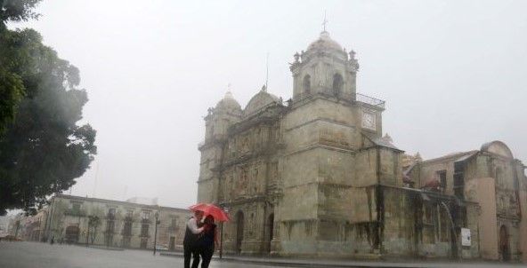 Lluvias afectan caminos y navegación en Oaxaca