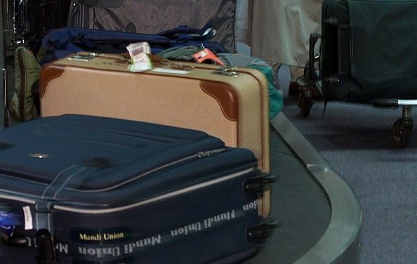 Multa de 22 mdp a cinco aerolíneas por cobro indebido en primera maleta - maleta-emol.com_