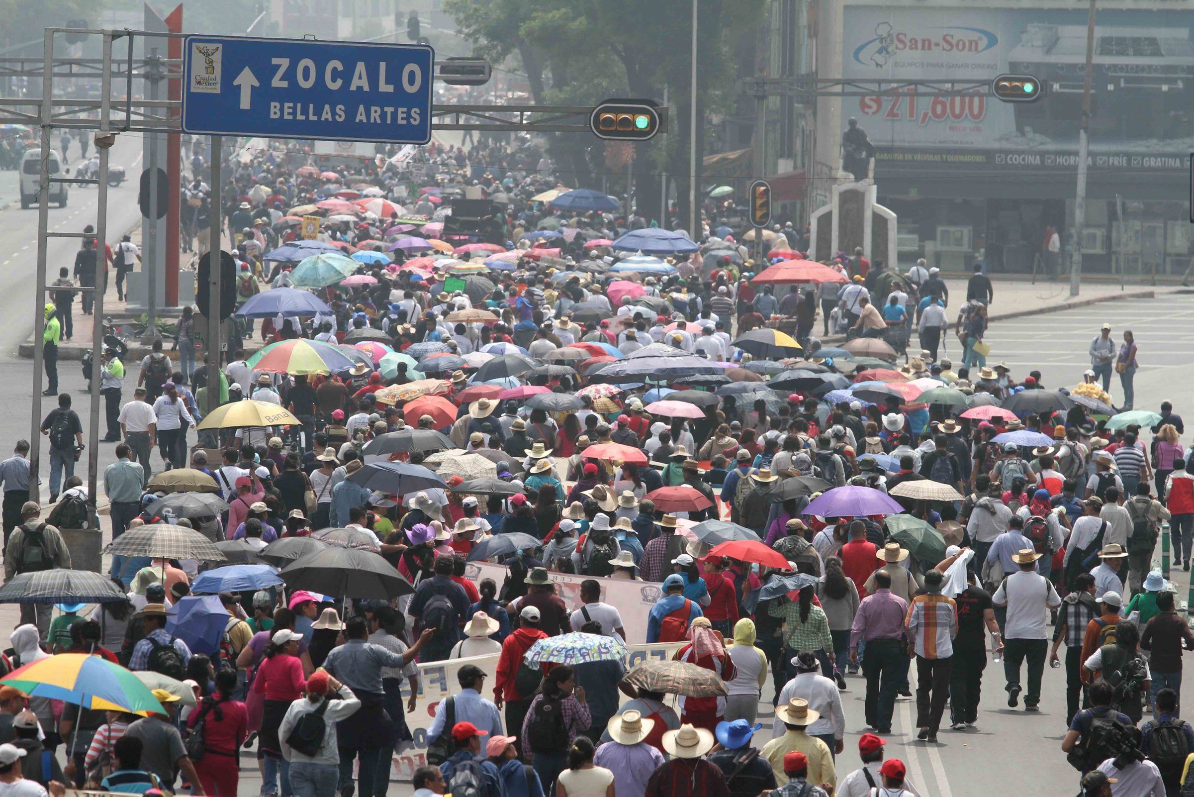 Manifestaciones podrían afectar vialidades del DF Manifestaciones podrían afectar vialidades del DF