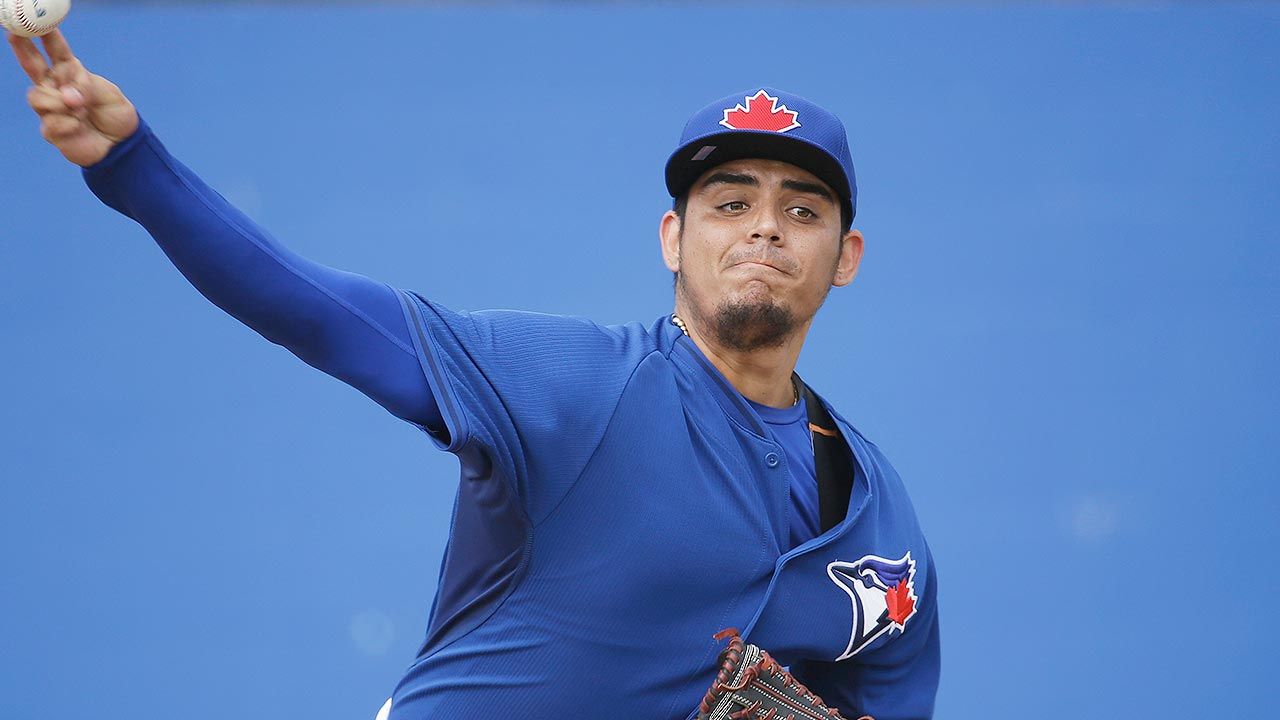 De cosechar verduras a pitcher novato de Toronto