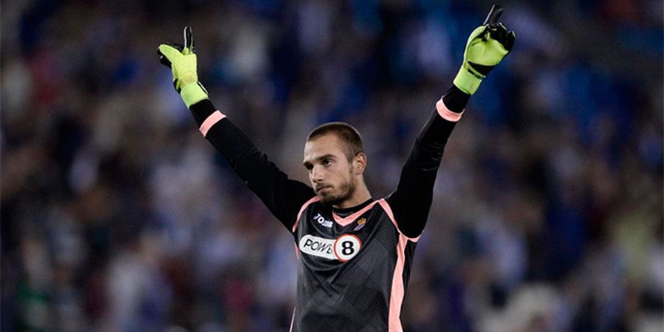 Portero del Espanyol cierra cuenta de Twitter por insultos