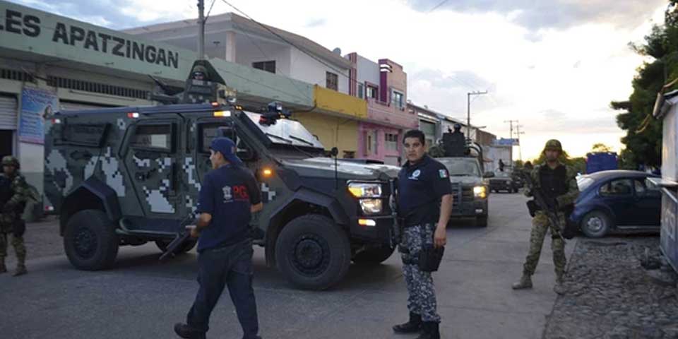 Policías habrían ejecutado a civiles en Apatzingán y Tanhuato: HRW