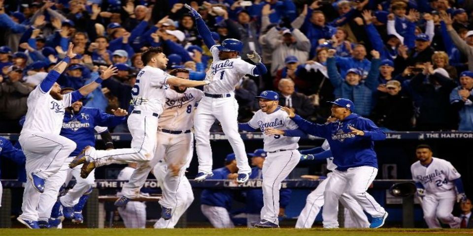 Kansas se lleva el primero en 14 entradas