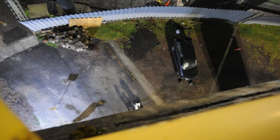 Cae auto del puente de Puerta Santa Fe
