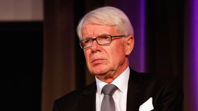 Presidente de la Bundesliga exige renuncia de Blatter