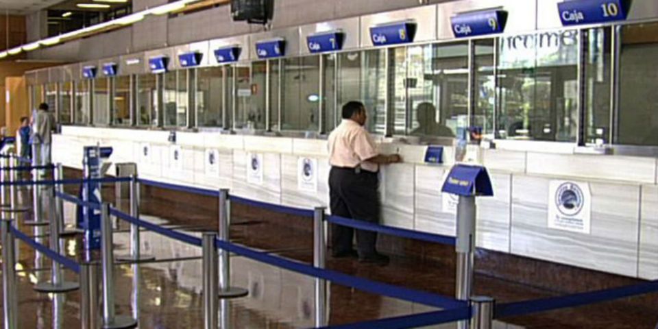 Bancos suspenden operaciones el lunes por Día de Muertos