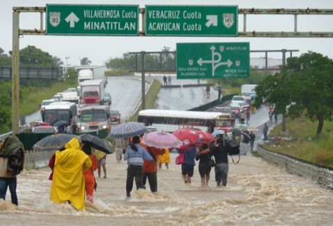 Presas de Veracruz llegaron a su límite tras lluvias