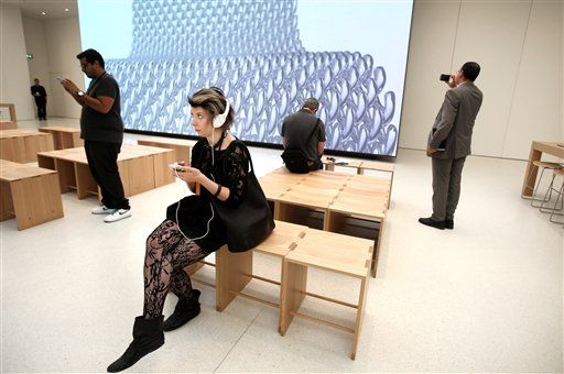 Apple abre primeras tiendas en Emiratos Árabes Unidos - tienda-apple-dubai