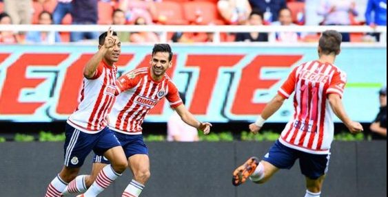 Chivas saca empate en casa