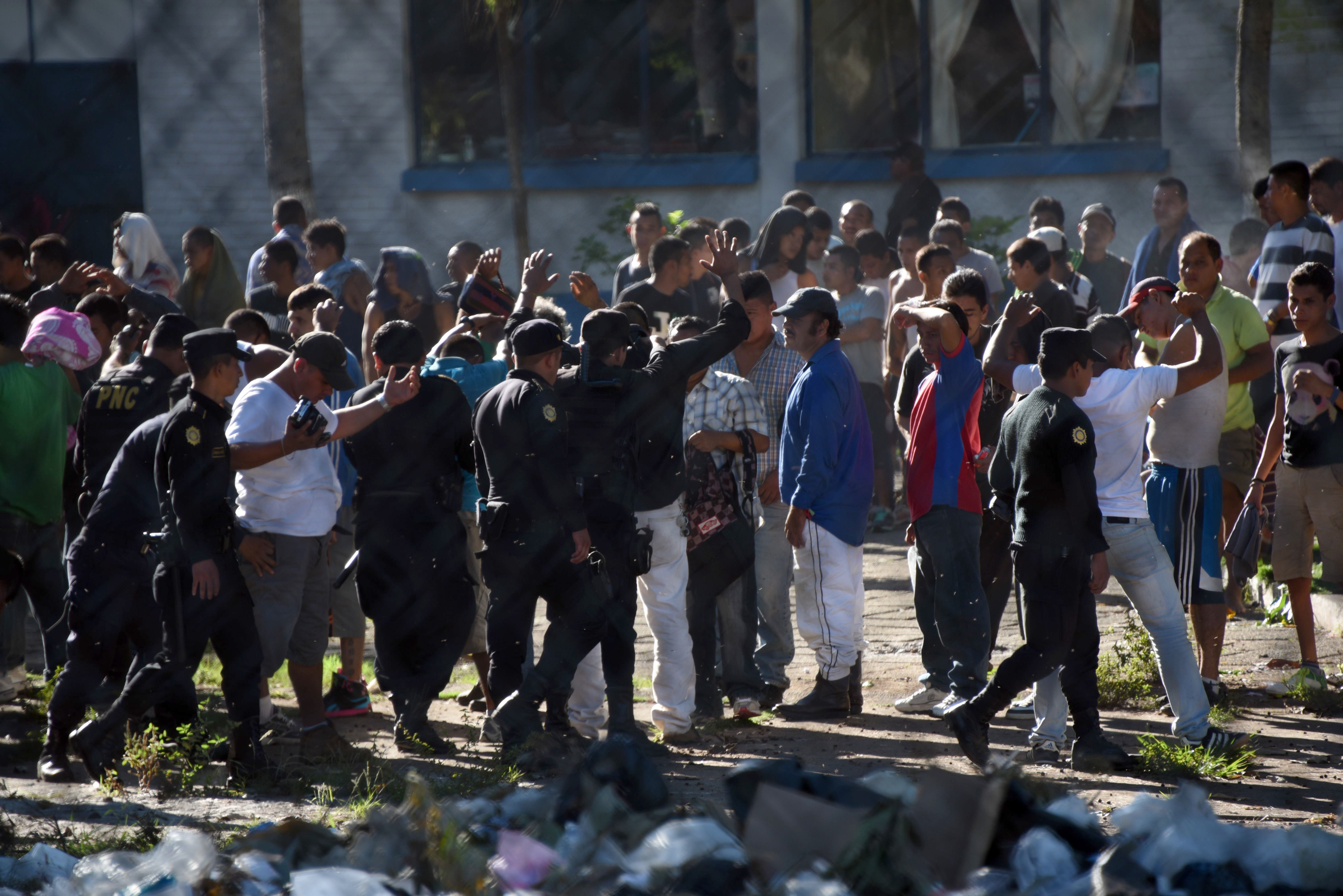 Casi una veintena de muertos tras motín en cárcel guatemalteca