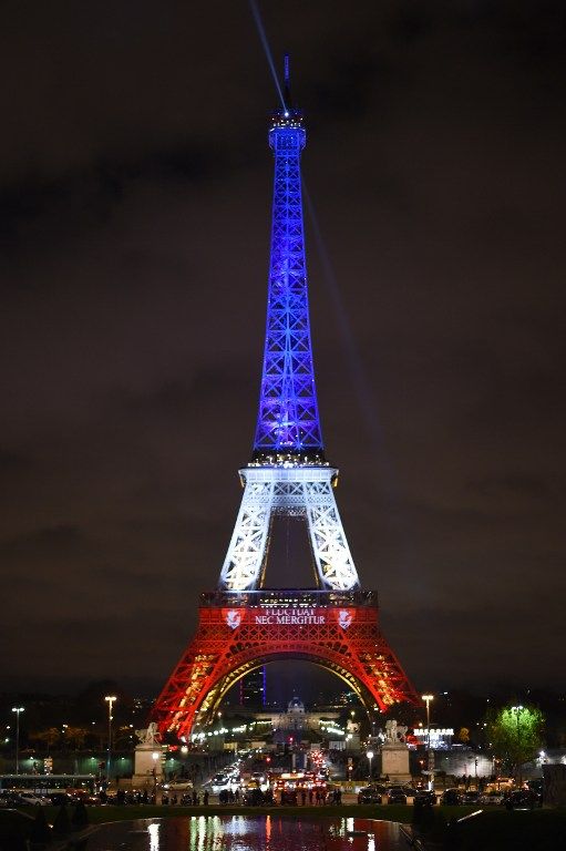 Iluminan construcciones emblemáticos con los colores de Bélgica - 000_Was8983127