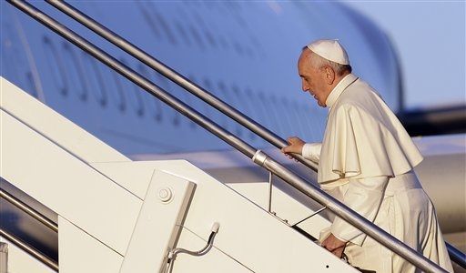 Papa Francisco inicia viaje por la paz en 3 países africanos