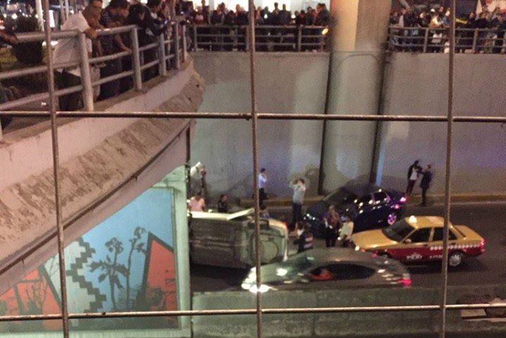 Volcadura en Periférico