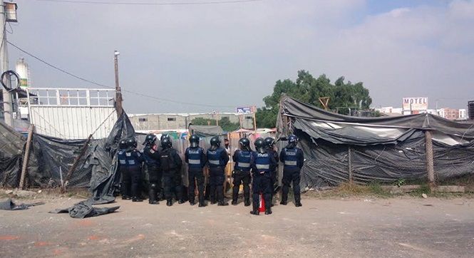 Desalojo en Iztapalapa deja nueve detenidos