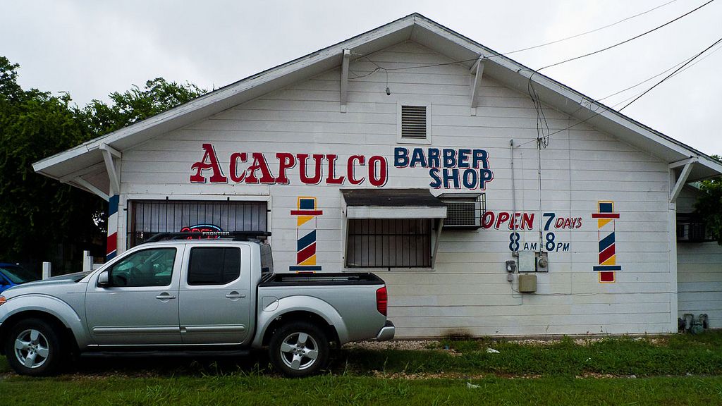 Autoridades investigan peluquerías que venden heroína en Texas