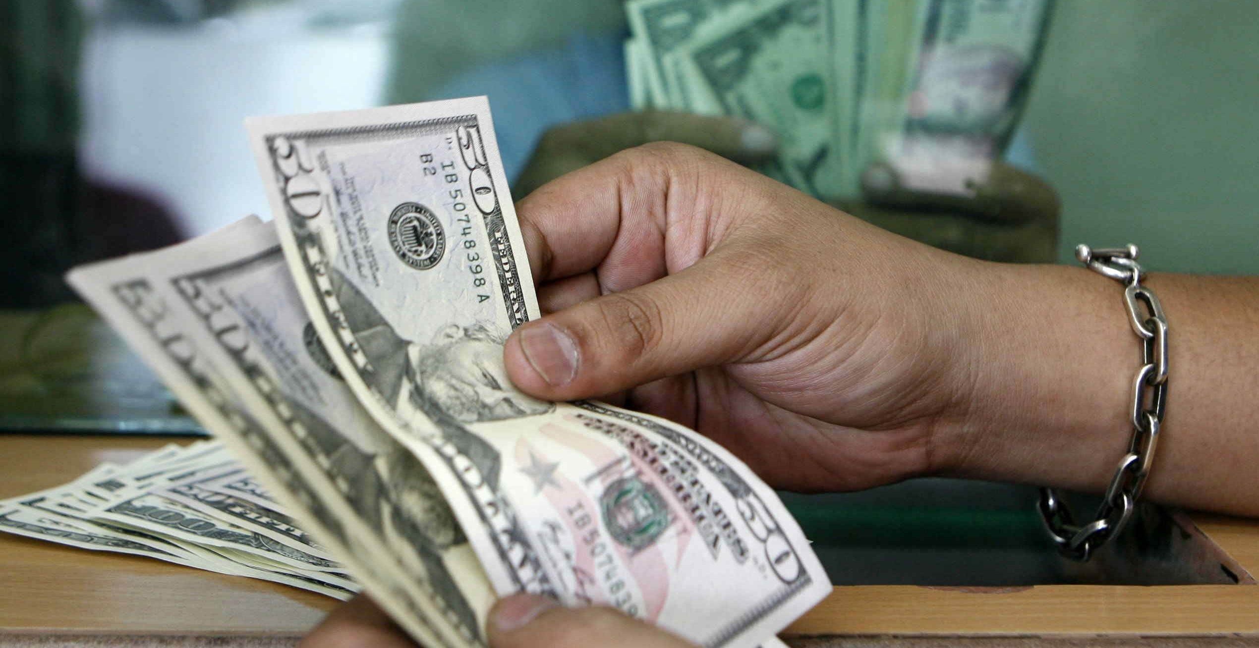 Venden dólar en 16.86 pesos Venden dólar en 16.86 pesos