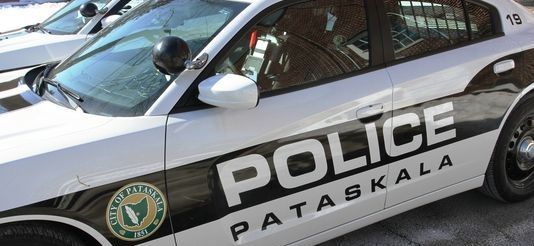 Sorprenden a niña de 8 años intentando fumar mariguana