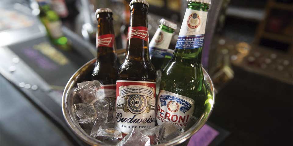 Cierran fusión las dos cerveceras más grandes del mundo Cierran fusión las dos cerveceras más grandes del mundo