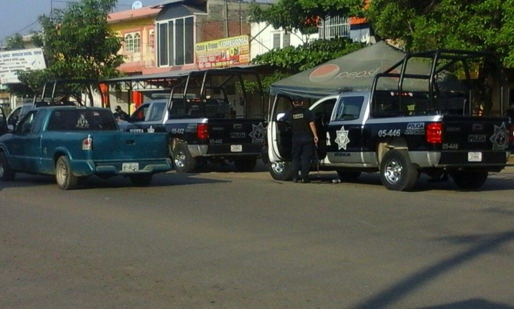 Fuerzas federales retiran bloqueos en Apatzingán - AhhwSYz-qUNqIWUANSiGra1z7B4LbtJMdhLpRL2_iqwA-1024x616