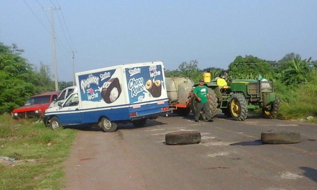 Fuerzas federales retiran bloqueos en Apatzingán - Aoxxmc4E108Wm09UJzkhoiml3lx7bOPIovSJg1tqx-Ah-1024x616
