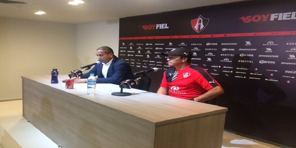 Presentan a ‘Misionero’ Castillo como DT interino del Atlas