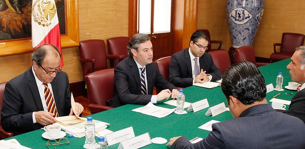 Revisan estrategia para evaluaciones magisteriales en Oaxaca