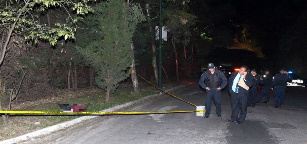 Abandonan cuerpo en Bosques de las Lomas