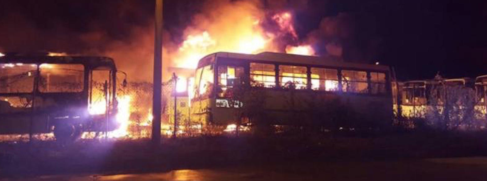 Se incendian 47 autobuses en Tabasco - Captura-de-pantalla-2015-11-11-a-las-9.18.30-a.m.