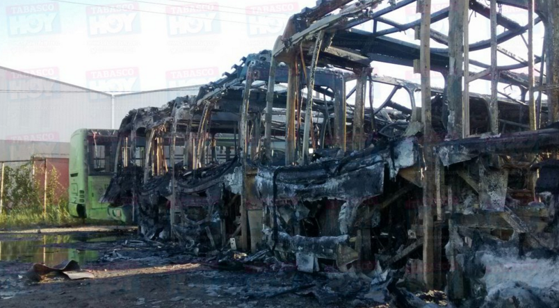 Se incendian 47 autobuses en Tabasco - Captura-de-pantalla-2015-11-11-a-las-9.33.04-a.m.