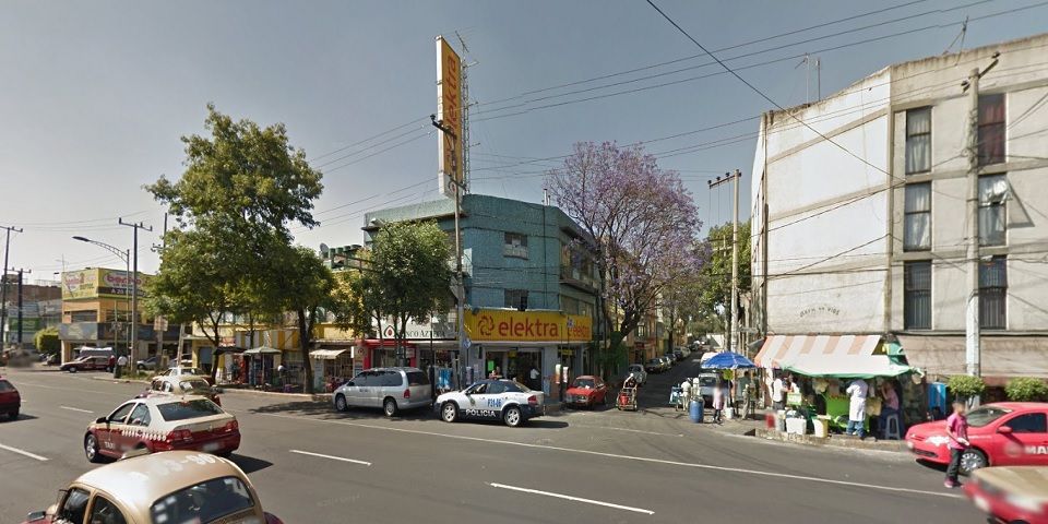 Asaltan Elektra por mercado Jamaica