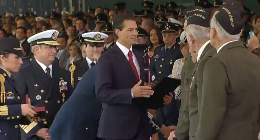 Condecoran a 18 veteranos de la Segunda Guerra Mundial