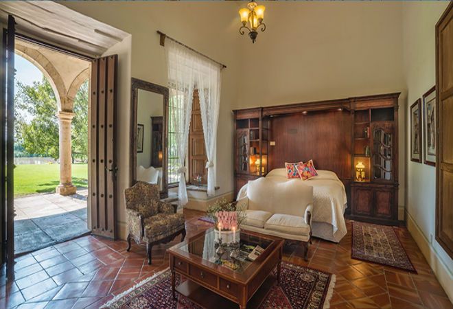 Cinco hoteles-hacienda para pasar un fin de semana romántico de lujo - Hacienda-Labor-de-Rivera-1