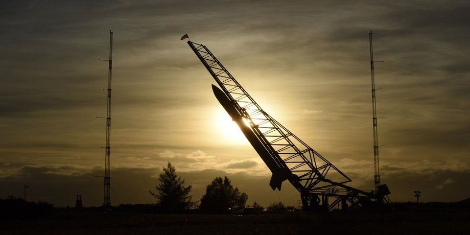 Video: satélite hawaiiano se estrella contra la Tierra Video: satélite hawaiiano se estrella contra la Tierra