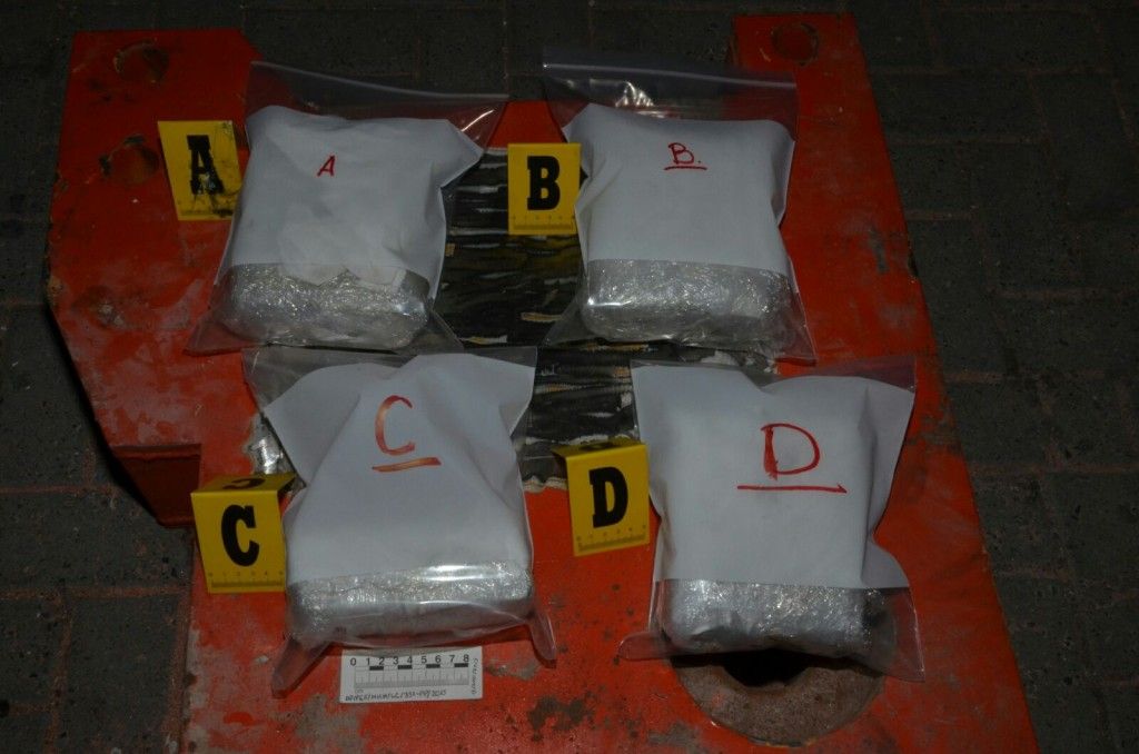 Hallan 250 mil dólares escondidos en maquinaria - IMG-20151114-WA0010-1024x678