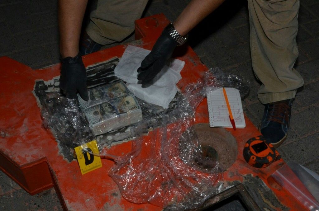 Hallan 250 mil dólares escondidos en maquinaria - IMG-20151114-WA0011-1024x678