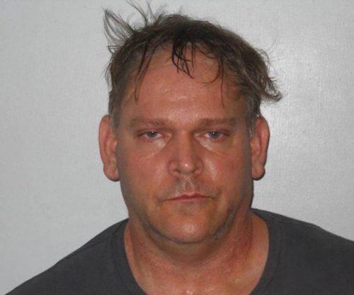 Exbombero mata a mesera que le pidió apagar su cigarro - Johnny-Max-Mount