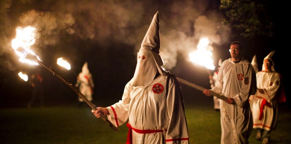 Revelan identidades de integrantes del KKK