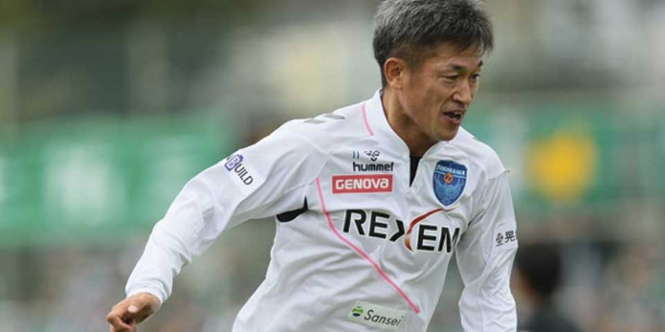 Legendario futbolista japonés seguirá jugando a los 49 años