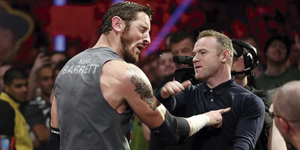 Video: Rooney golpea a luchador de la WWE