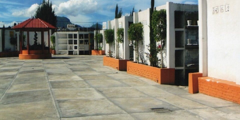 Abandonan a bebé en panteón de Chimalhuacán