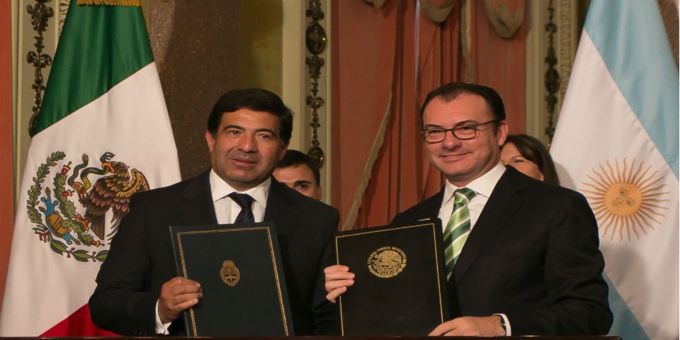México y Argentina firman acuerdo de combate a la evasión fiscal México y Argentina firman acuerdo de combate a la evasión fiscal