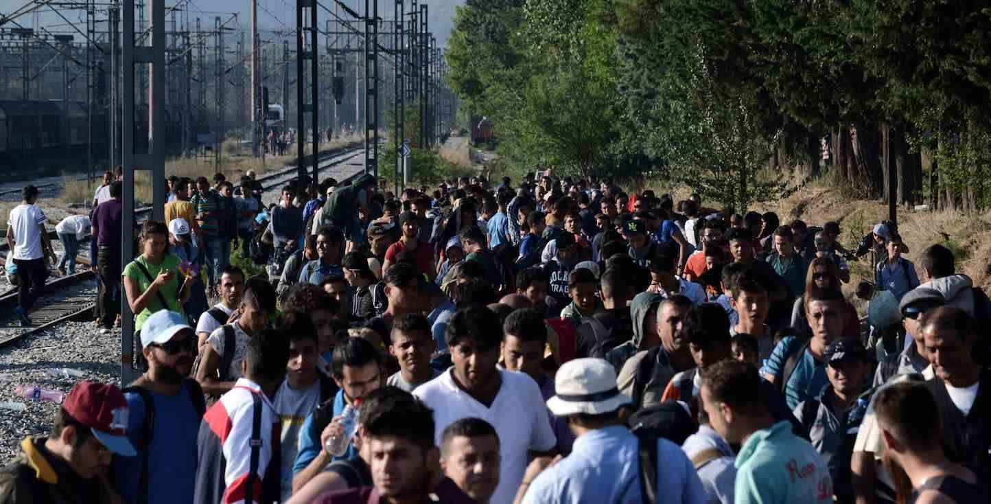UE prevé arribo de 3 millones de migrantes más hasta finales de 2016