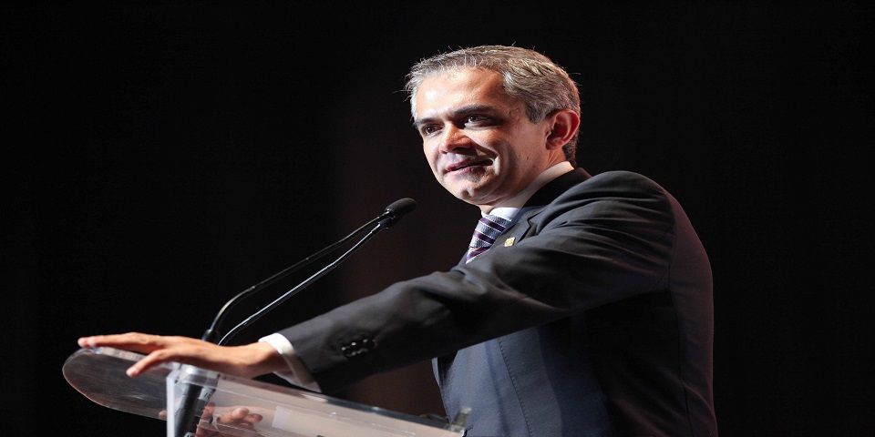 Mancera se disculpa por el nuevo Hoy No Circula