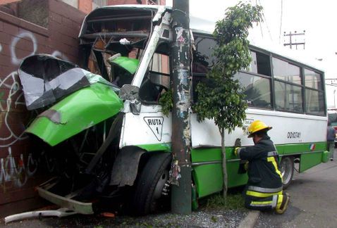 'Salud, seguridad y movilidad, causas para quitar microbuses': SEMOVI - Microbuses-accidentes-se_multiplica_numero-Setravi_MILIMA20140305_0590_30