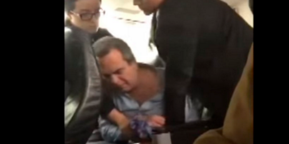 Video: bajan de avión al nieto de Gustavo Díaz Ordaz