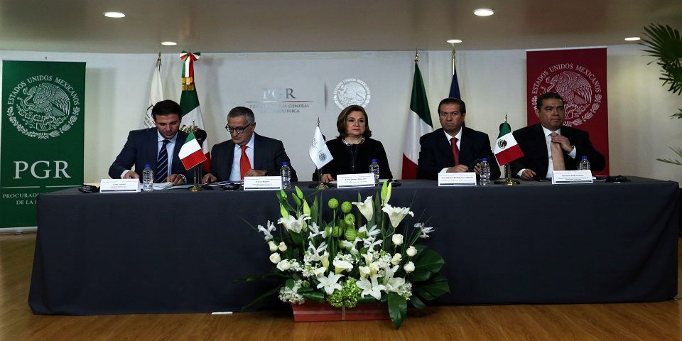 Inaugura PGR seminario contra criminales y lavado de dinero