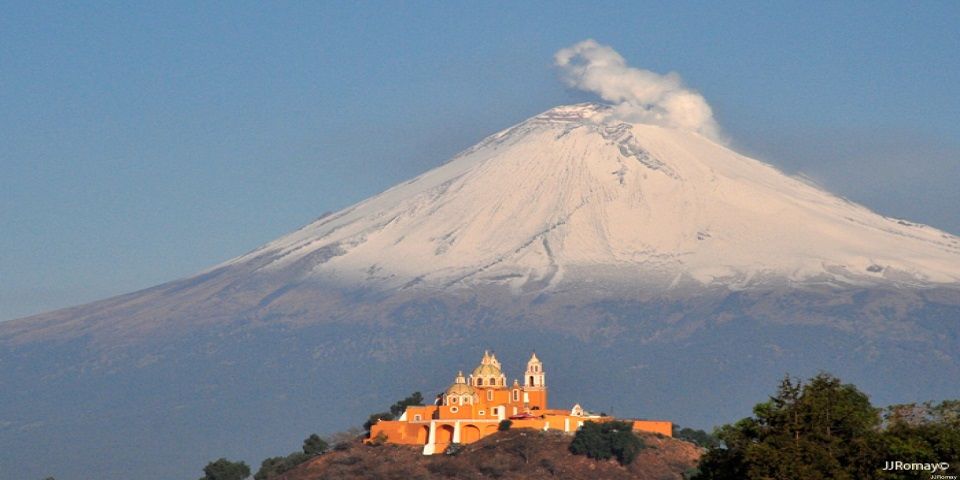 Volcán Popocatépetl mantiene actividad moderada