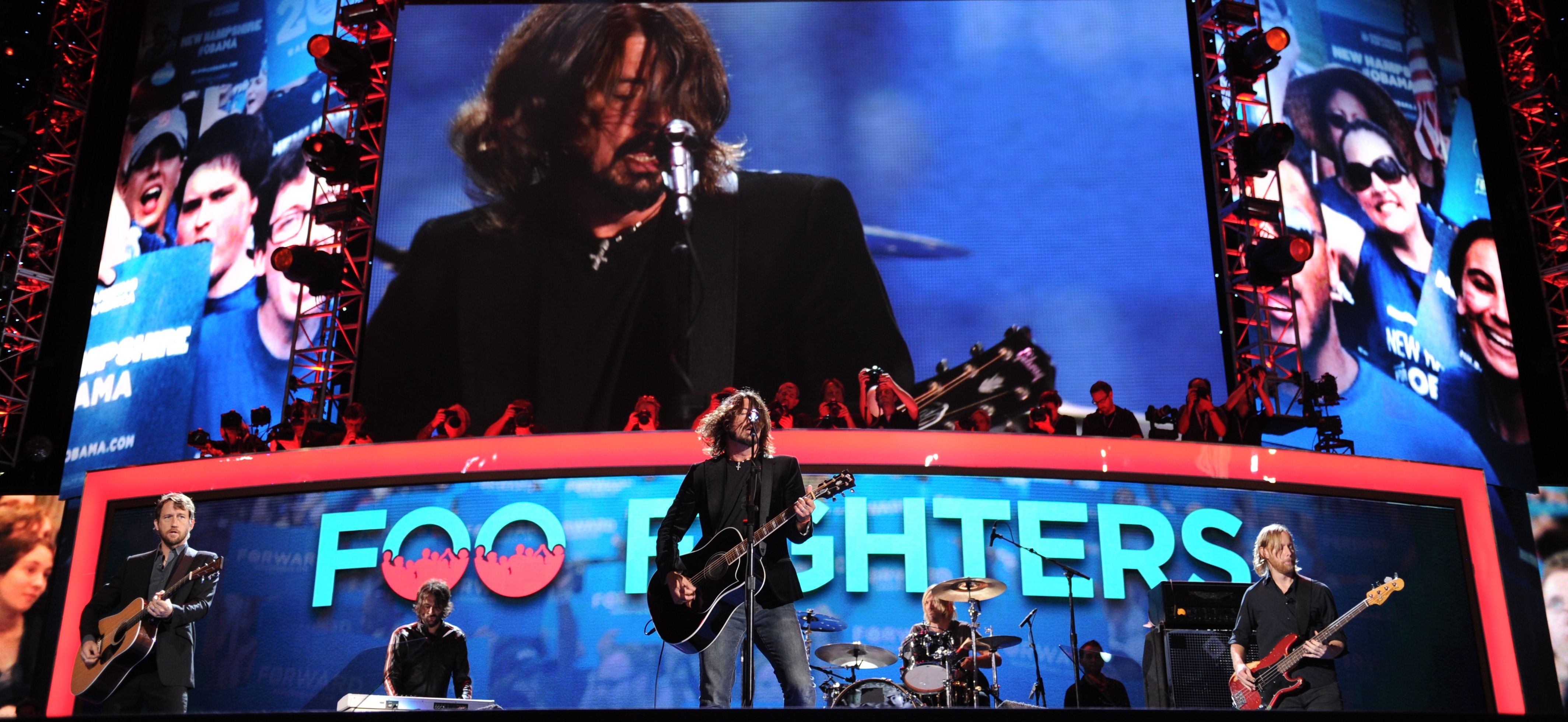 Foo Fighters lanzan EP en memoria de las víctimas de París Foo Fighters lanzan EP en memoria de las víctimas de París